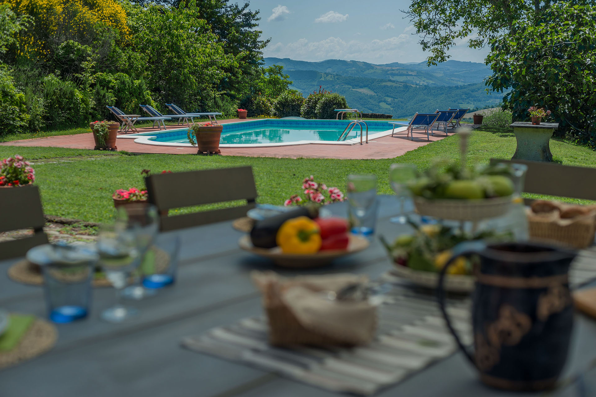 Villa Petroia - villa with panoramic pool in Umbria