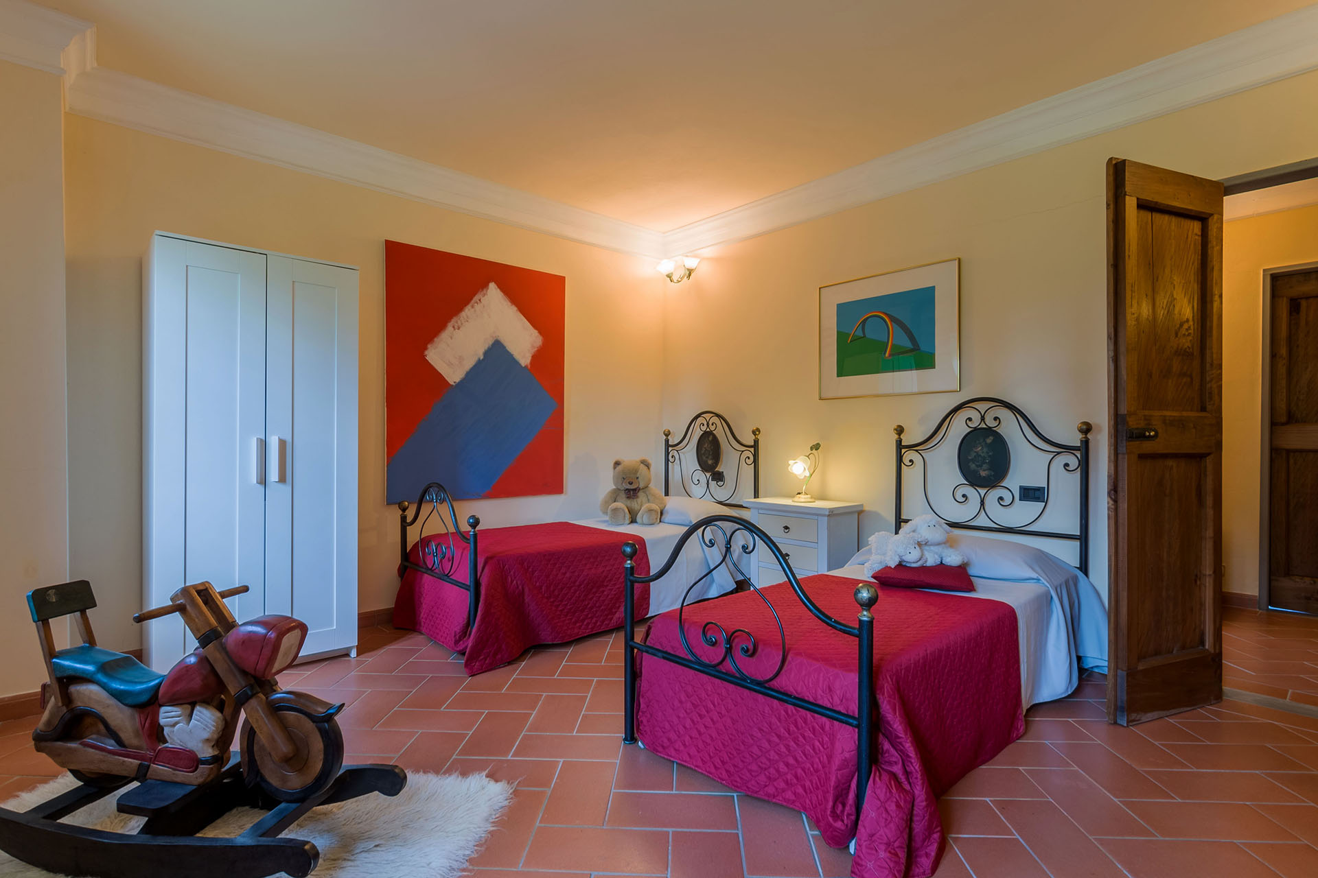 Villa Petroia - villa with panoramic pool in Umbria